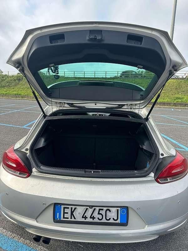 Begagnad VW Scirocco 140 HK (102 kW) 2011 Silver Sportkupé