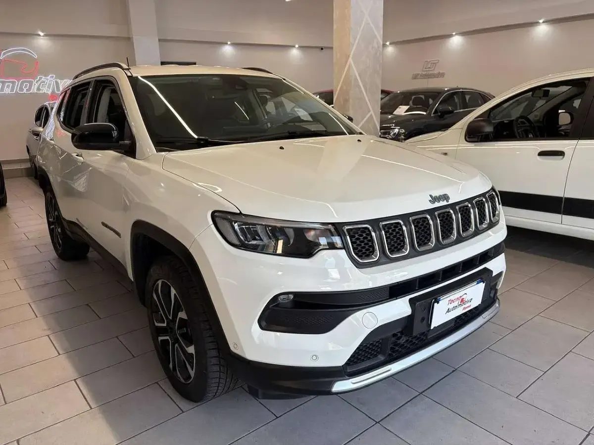Usata Jeep Compass Limited 131 CV (96 kW) 2022 Bianco alpino SUV