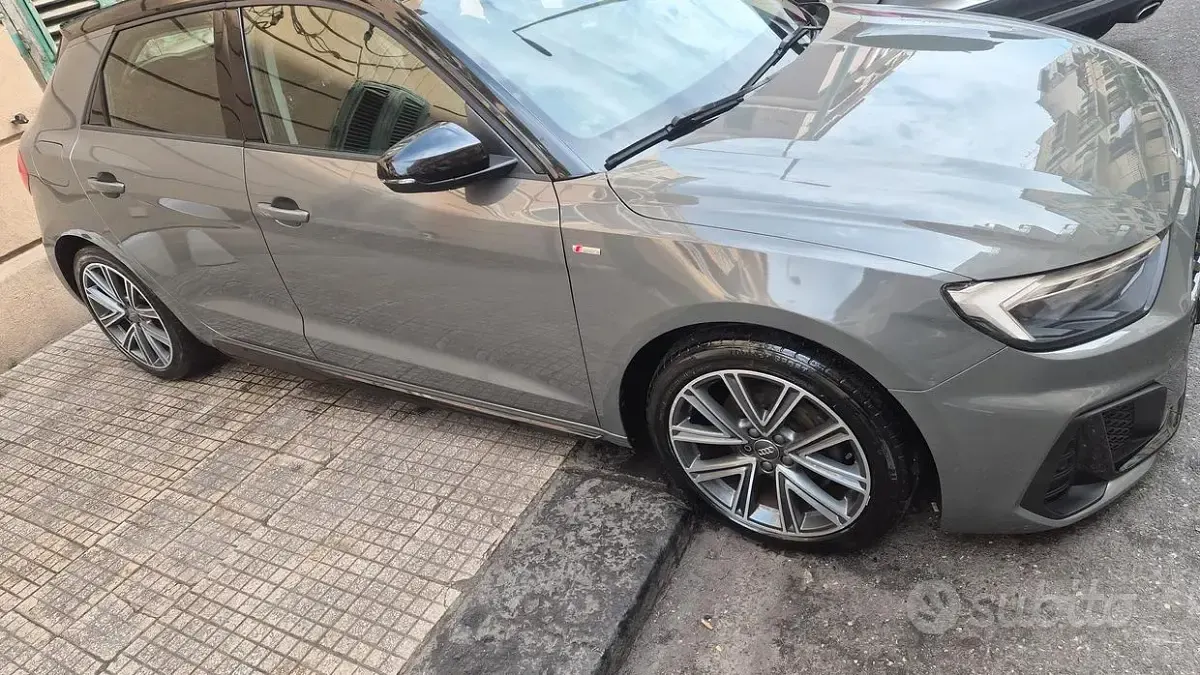 Usata Audi A1 116 CV (85 kW) 2019 Grigio SUV