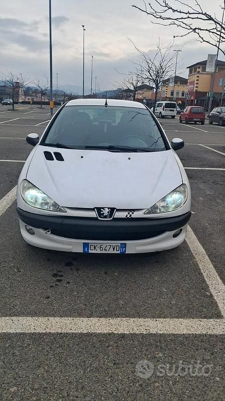 Usata Peugeot 206 2004 Bianco Berlina