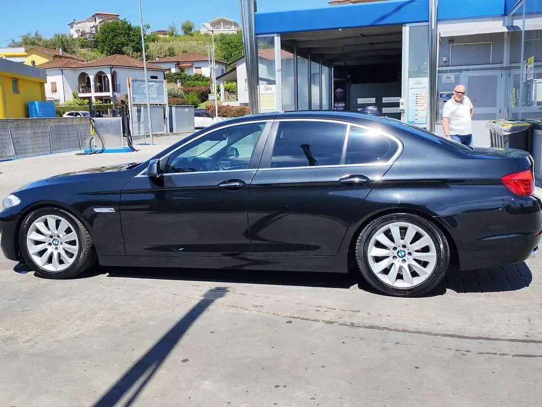 Usata BMW 530 Comfort Edition 258 CV (189 kW) 2011 Nero Berlina