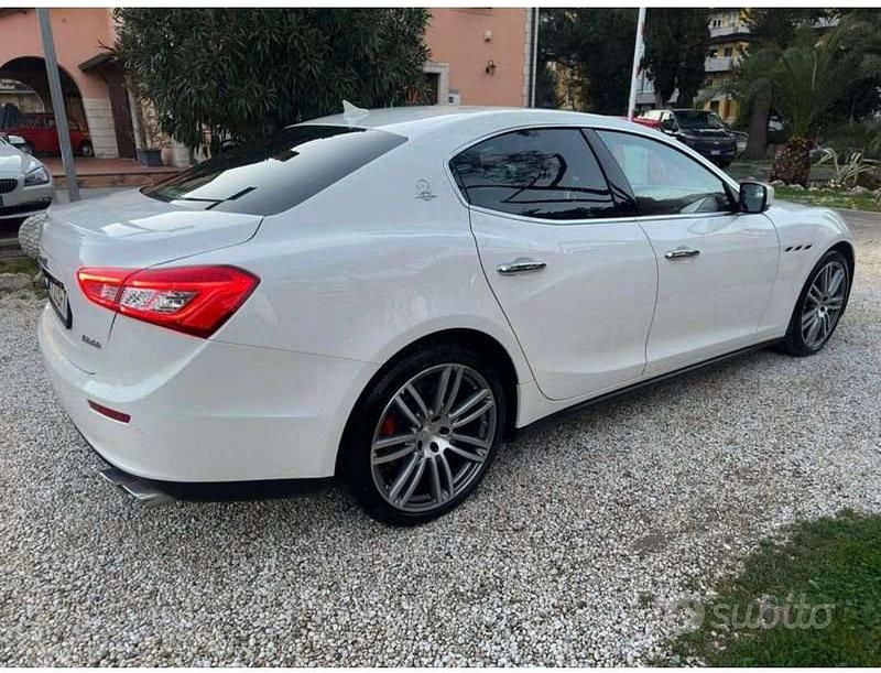 Usata Maserati Ghibli 250 CV (183 kW) 2015 Bianco Berlina