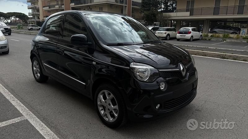 Usata Renault Twingo LIMITED 92 CV (67 kW) 2018 Nero Utilitaria