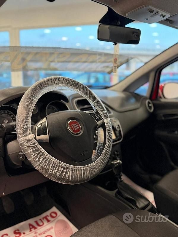 Usata Fiat Punto Street 77 CV (56 kW) 2017 Rosso Utilitaria