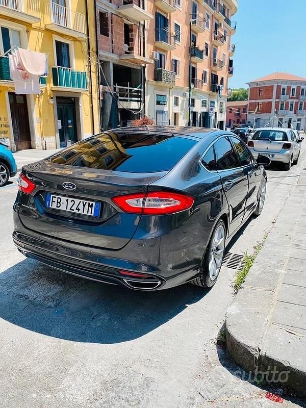 Usata Ford Mondeo 180 CV (132 kW) 2016 Grigio Berlina