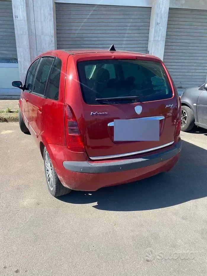 Usata Lancia Musa 90 CV (66 kW) 2007 Rosso Monovolume