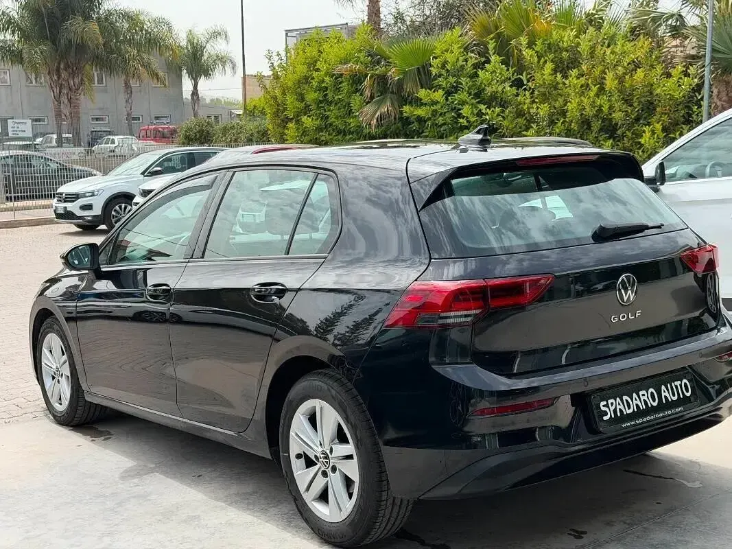 Usata VW Golf VIII Life 115 CV (84 kW) 2021 Nero Berlina