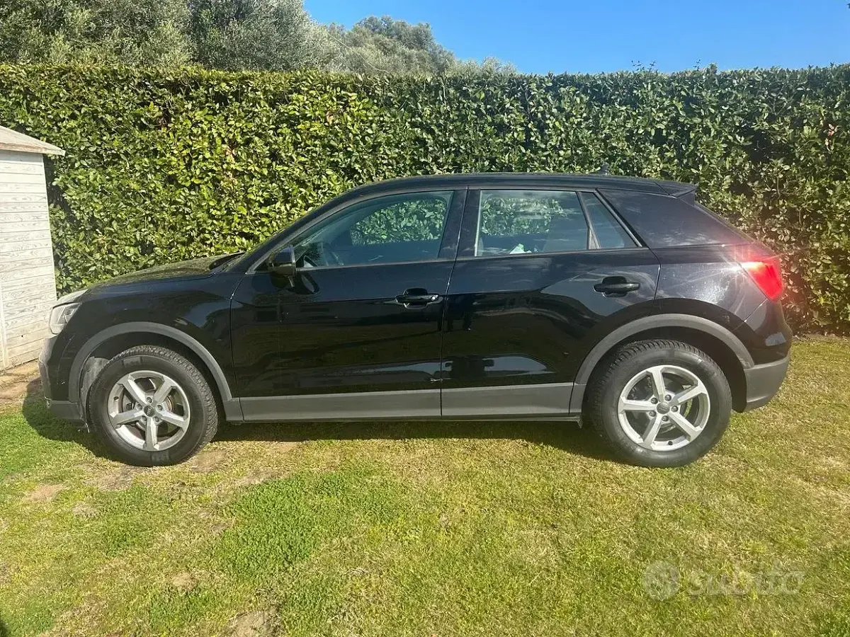 Usata Audi Q2 Business 116 CV (85 kW) 2017 Nero SUV