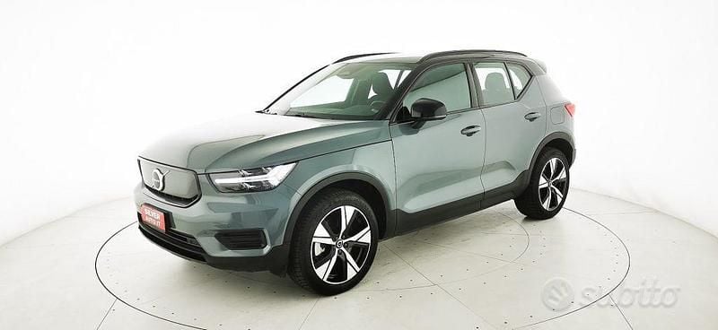 Usata Volvo XC40 Plus 169 kW (231 CV) 2022 Grigio pastello SUV