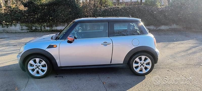 Usata Mini Cooper 120 CV (88 kW) 2009 Grigio Utilitaria