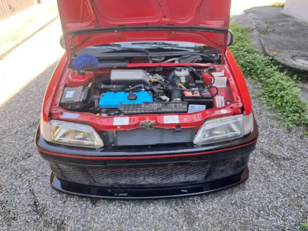 Usata Peugeot 106 50 CV (36 kW) 1993 Rosso Utilitaria