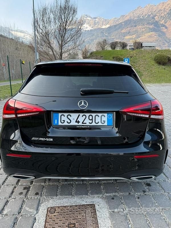 Usata Mercedes A180 AMG line 136 CV (100 kW) 2019 Nero Berlina