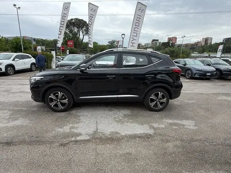 Usado MG ZS Comfort 106 CV (77 kW) 2024 Negro SUV
