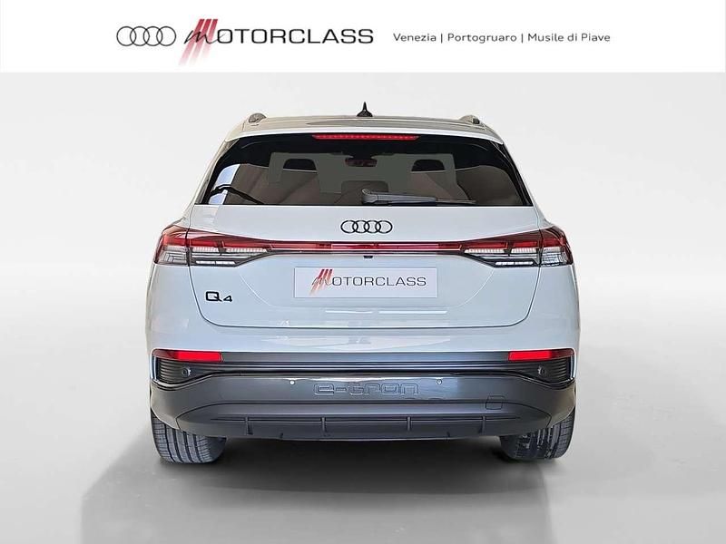 Nuova Audi Q4 e-tron 69 kW (95 CV) 2026 Bianco ghiacciaio metallizzato SUV