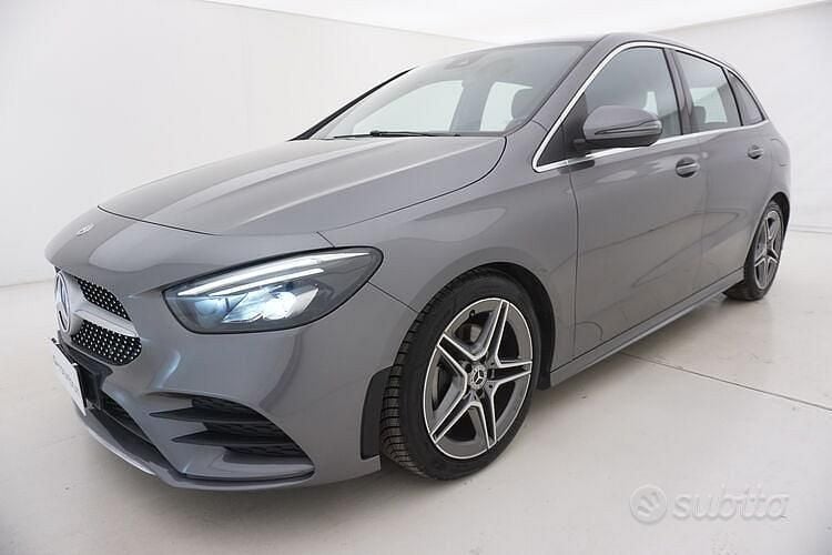 Usata Mercedes B180 Premium 136 CV (100 kW) 2021 Grigio Monovolume