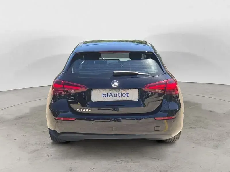Usata Mercedes A180 Business 116 CV (85 kW) 2023 Nero Utilitaria