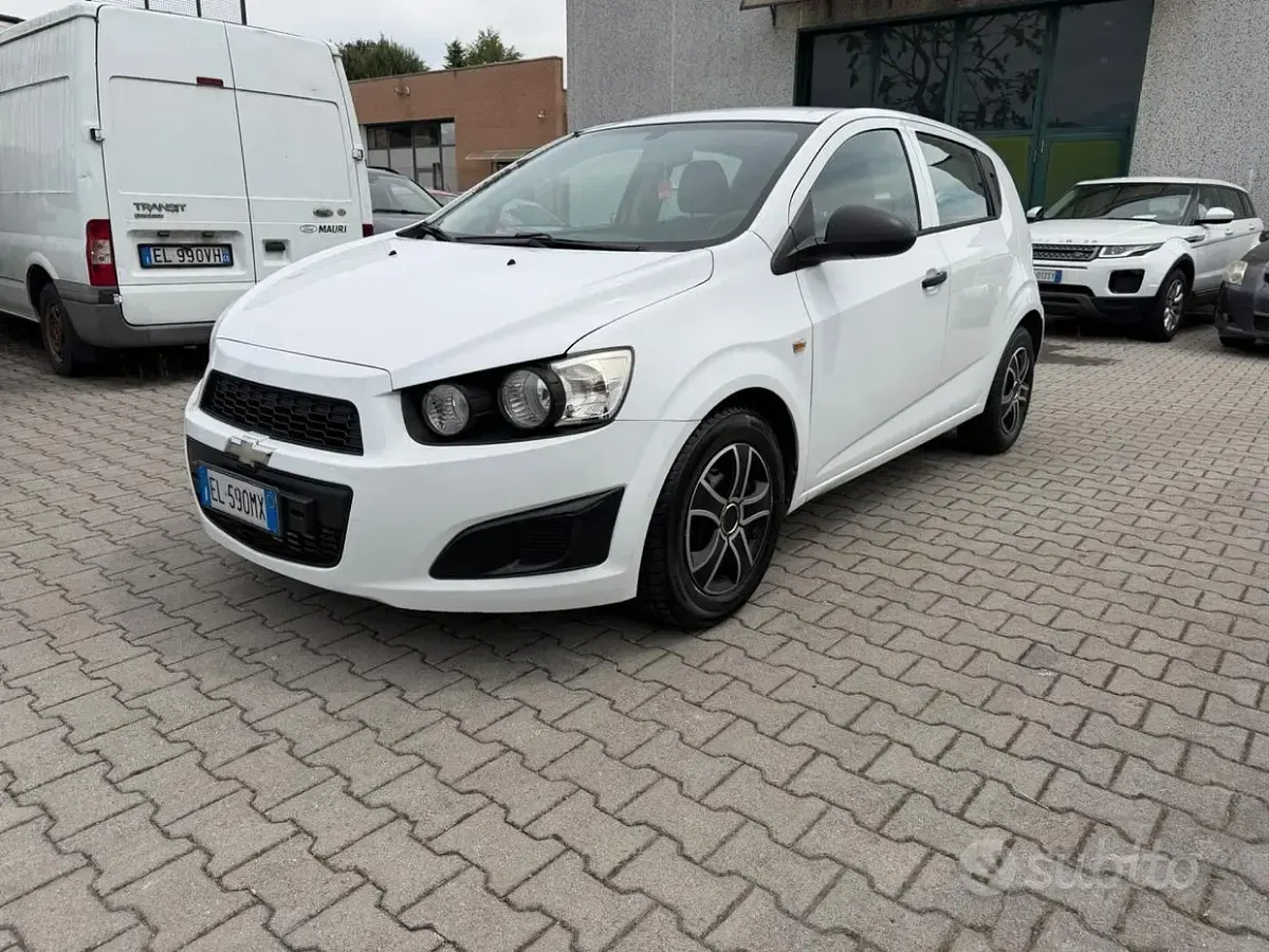 Usata Chevrolet Aveo LS 69 CV (50 kW) 2012 Bianco Berlina