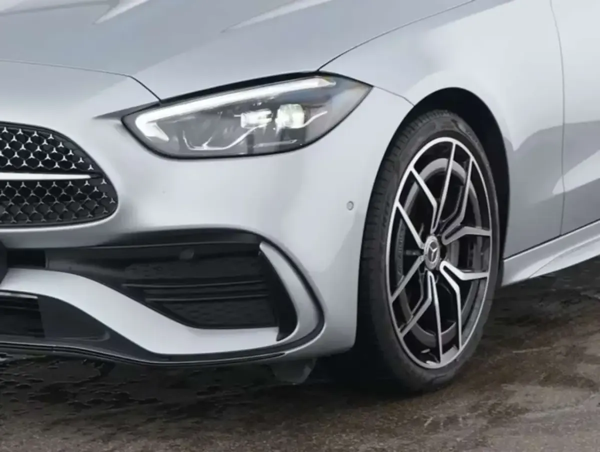 Usata Mercedes C200 Advanced Plus 163 CV (119 kW) 2025 Argento Berlina
