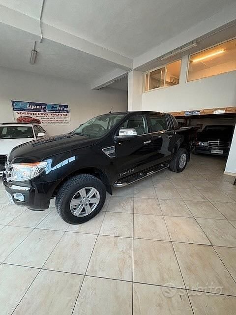 Usata Ford Ranger Limited 149 CV (109 kW) 2015 Nero Pick-up