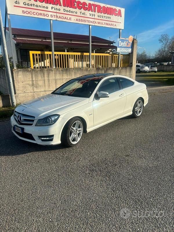 Usata Mercedes C220 AMG 170 CV (125 kW) 2012 Bianco Coupé
