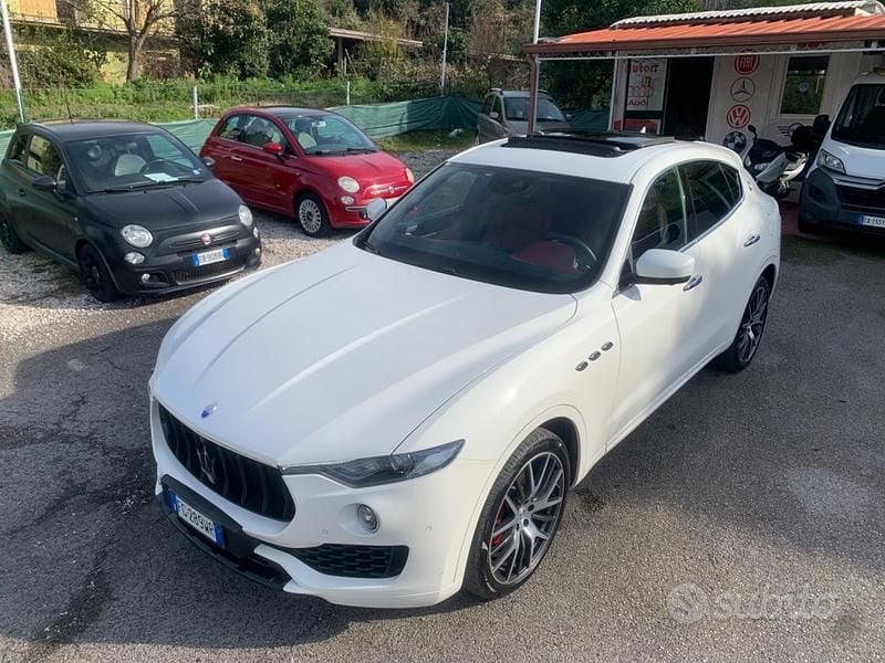 Bianco Usata 2017 Maserati Levante SUV | 29.999 € (Buon prezzo) - Immagine 1/4
