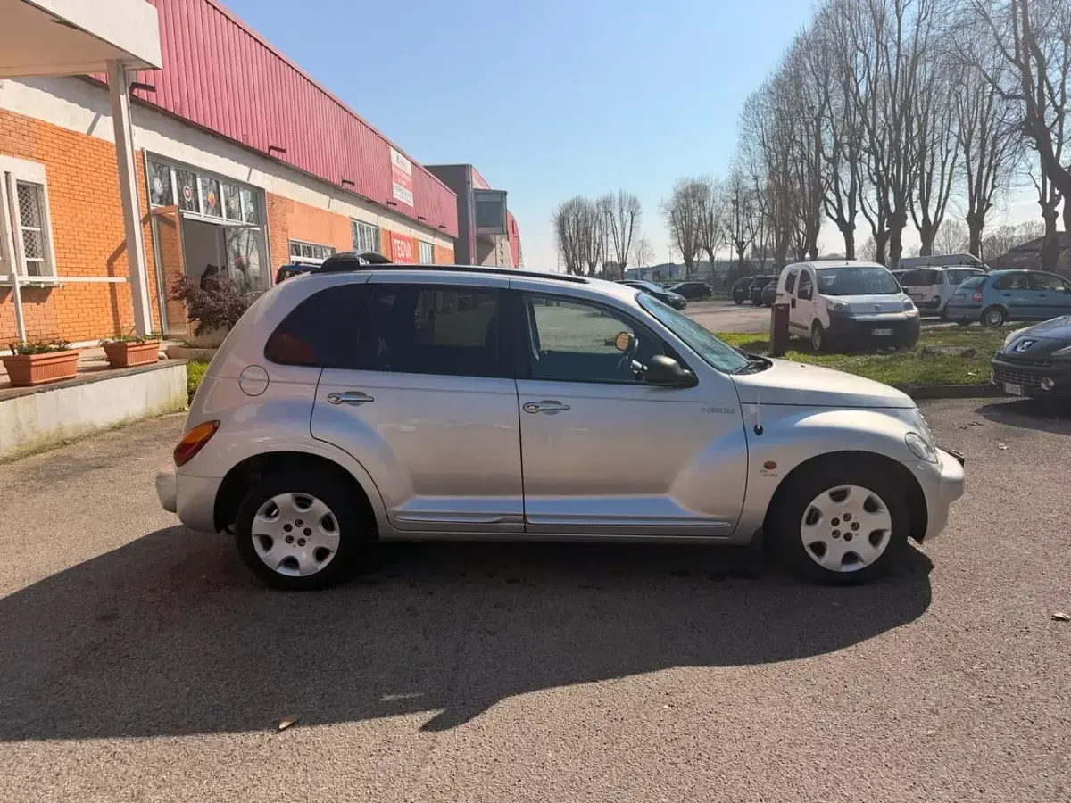 Usata Chrysler PT Cruiser Limited 121 CV (88 kW) 2004 Argento Berlina