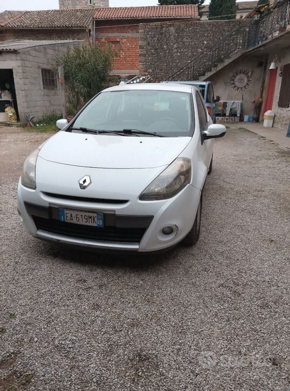 Usata Renault Clio II 75 CV (55 kW) 2010 Bianco Utilitaria