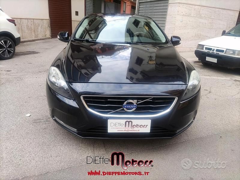 Usata Volvo V40 Kinetic 115 CV (84 kW) 2015 Nero Station wagon