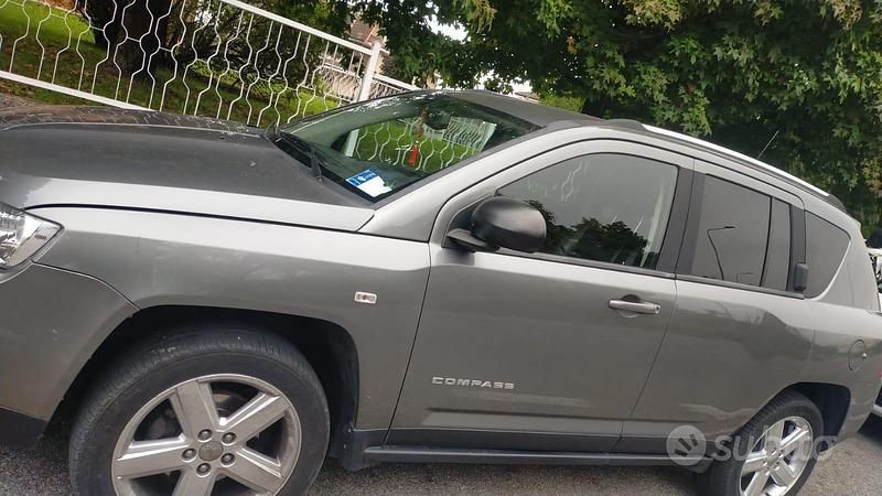 Usata Jeep Compass 130 CV (95 kW) 2012 Grigio SUV