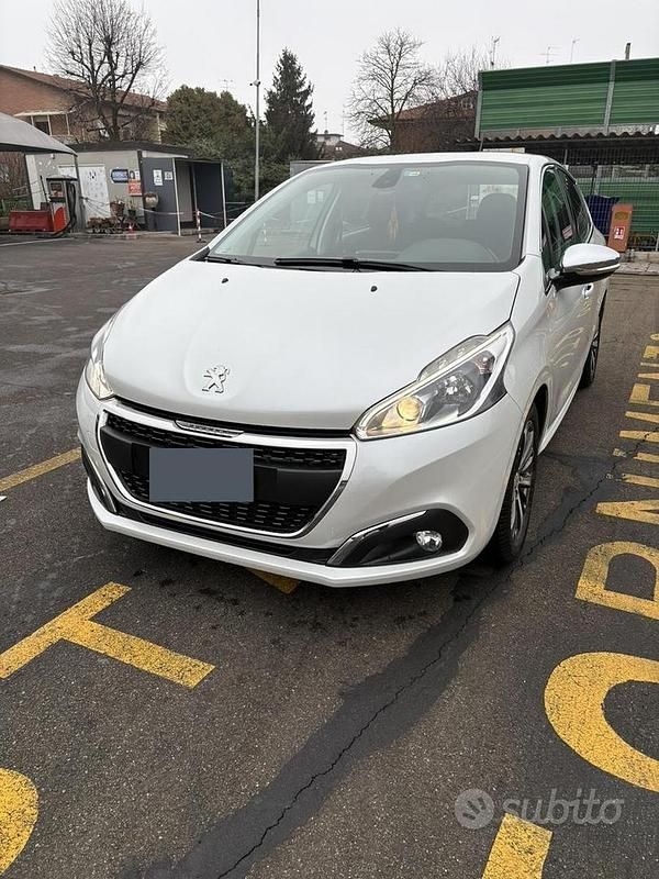 Usata Peugeot 208 Allure 80 CV (58 kW) 2017 Bianco Utilitaria