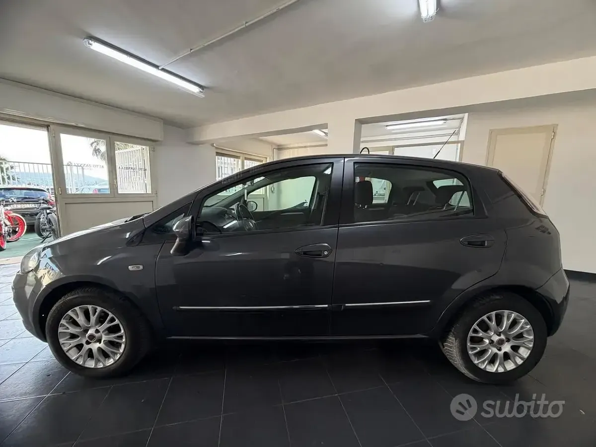 Usata Fiat Punto Evo Dynamic 105 CV (77 kW) 2010 Grigio Utilitaria