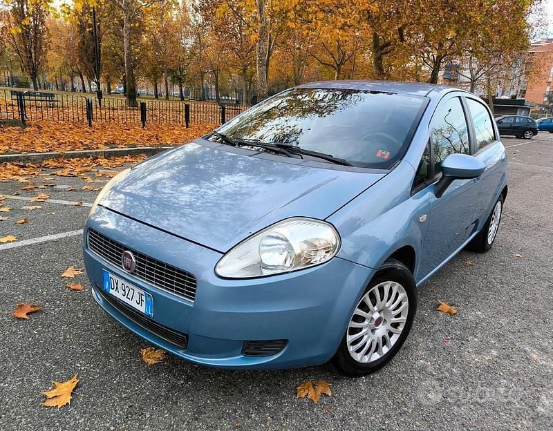 Usata Fiat Grande Punto Dynamic 78 CV (57 kW) 2009 Blu Utilitaria
