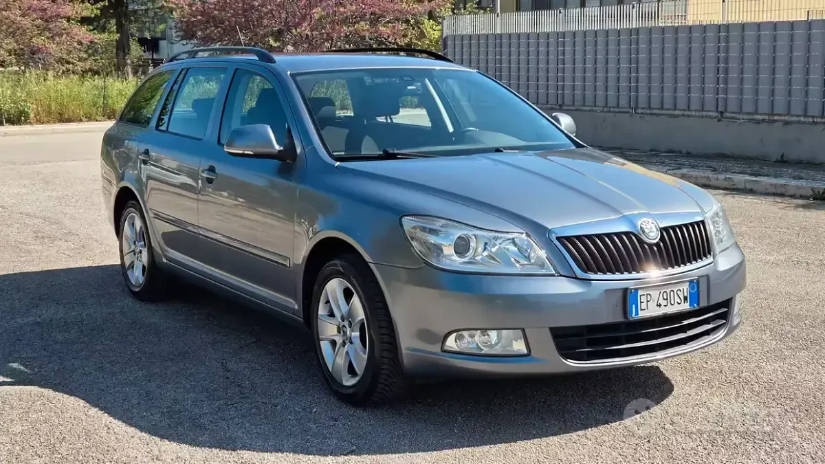Usata Skoda Octavia Elegance 105 CV (77 kW) 2013 Grigio Station wagon