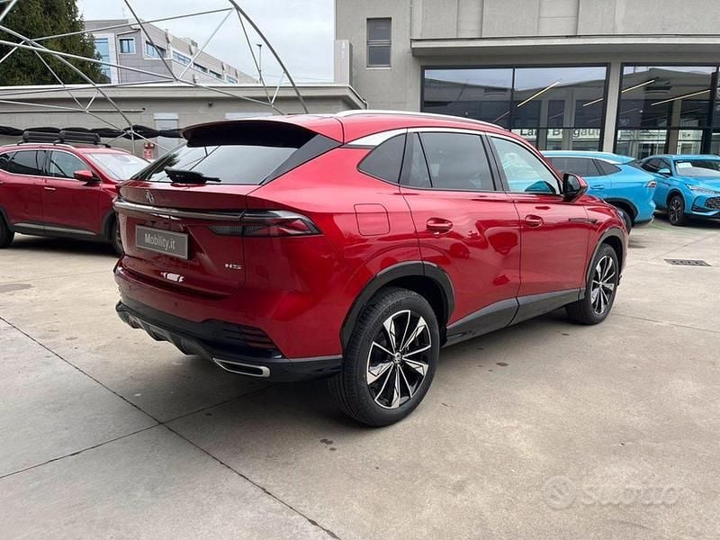 Nuova MG HS Luxury 170 CV (125 kW) 2025 Rosso SUV