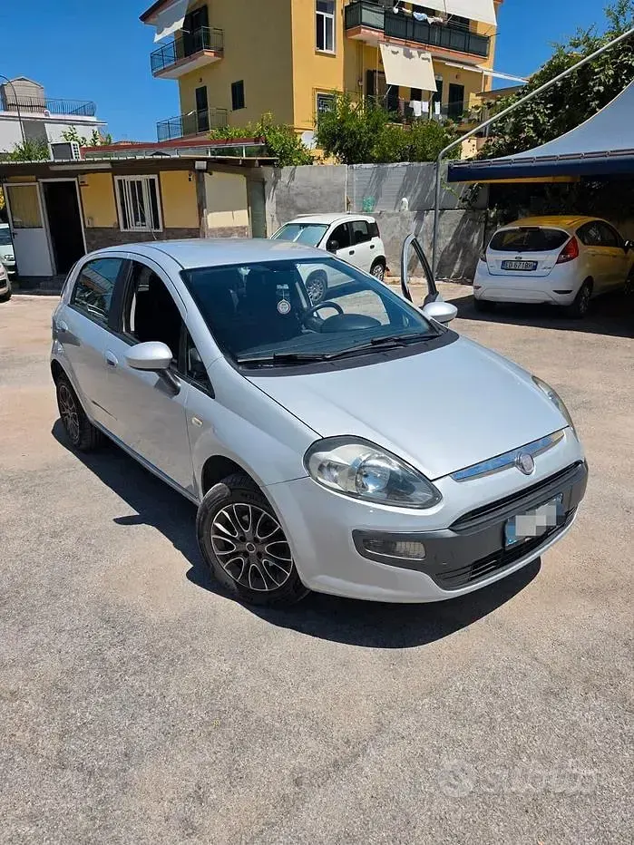 Usata Fiat Grande Punto 69 CV (50 kW) 2010 Beige Utilitaria