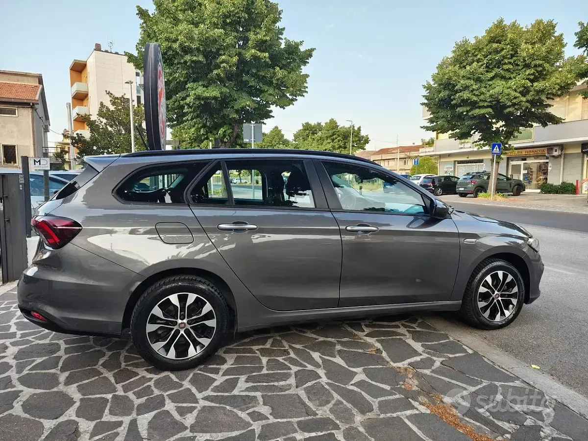 Usata Fiat Tipo S 131 CV (96 kW) 2023 Grigio Station wagon