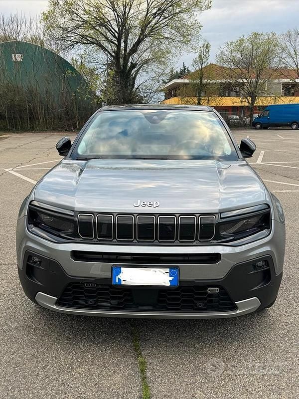Usata Jeep Avenger Summit 100 CV (73 kW) 2024 Grigio SUV