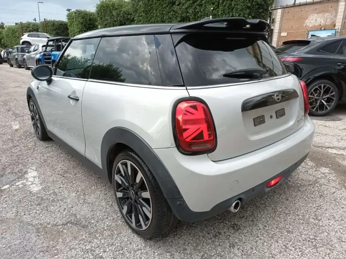 Usata Mini Cooper 136 CV (100 kW) 2019 Argento Utilitaria