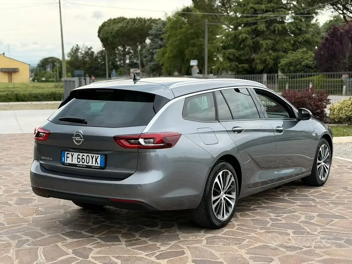 Usata Opel Insignia 136 CV (100 kW) 2019 Grigio Station wagon