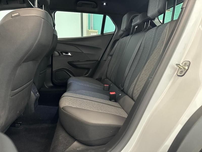 Usata Peugeot 2008 Allure 100 CV (73 kW) 2025 Bianco SUV