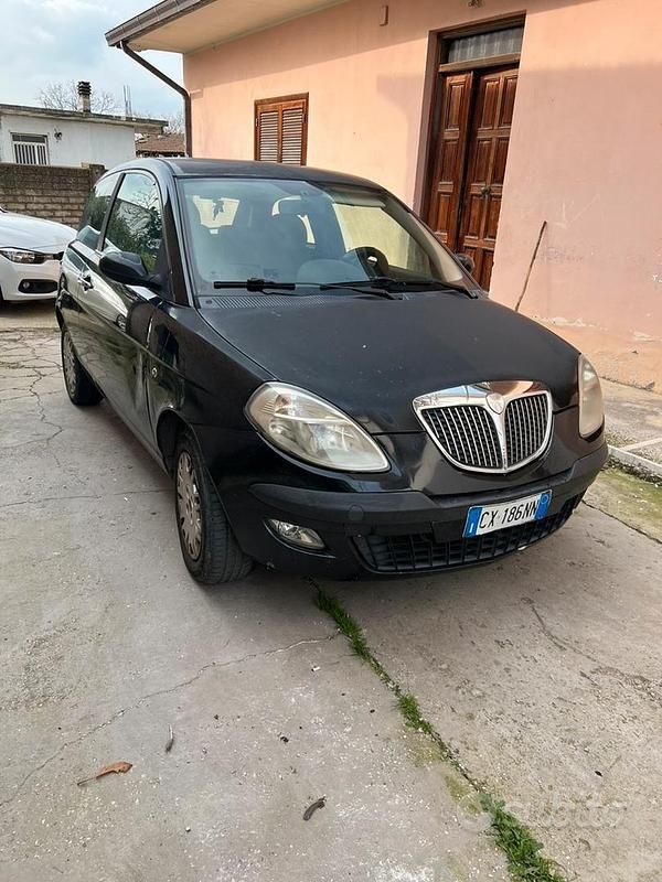 Usata Lancia Ypsilon 75 CV (55 kW) 2004 Utilitaria