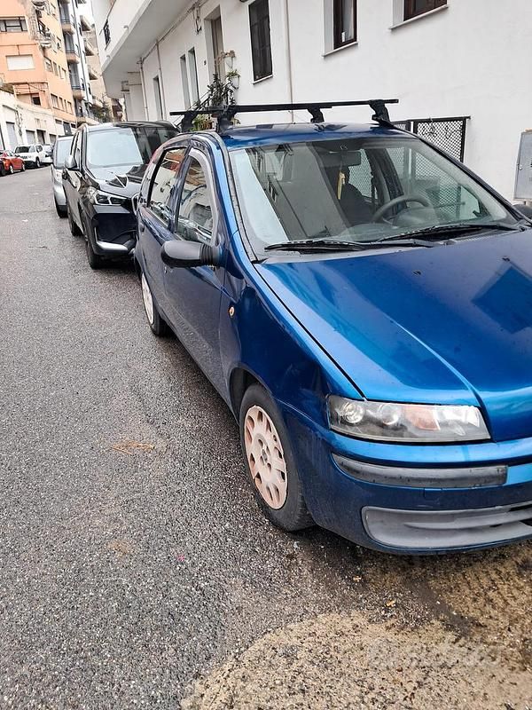 Usata Fiat Punto 2002 Blu Utilitaria