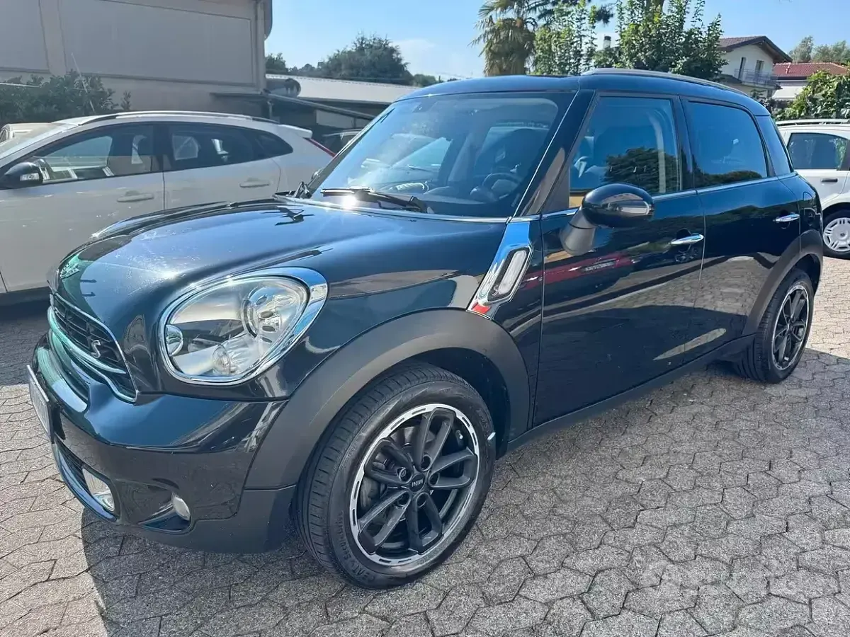 Usata Mini Cooper SD Countryman Business 143 CV (105 kW) 2015 Nero SUV