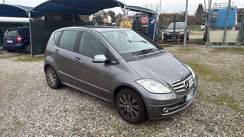 Usata Mercedes A160 95 CV (69 kW) 2012 Grigio Utilitaria
