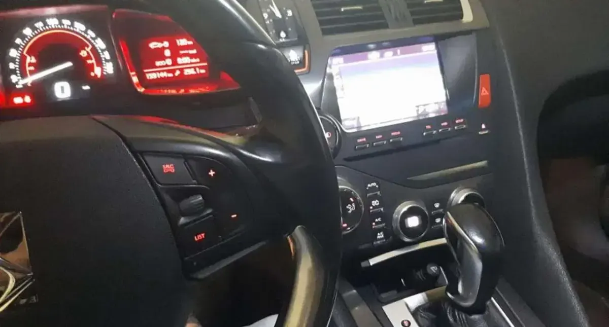 Usado DS Automobiles DS5 So Chic 116 CV (85 kW) 2016 Blanco Utilitario