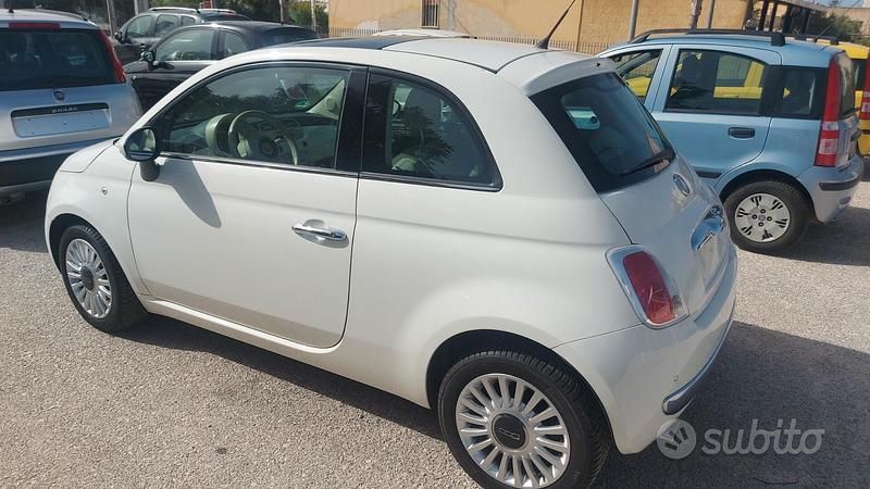 Usata Fiat 500 Lounge 69 CV (50 kW) 2011 Bianco Berlina
