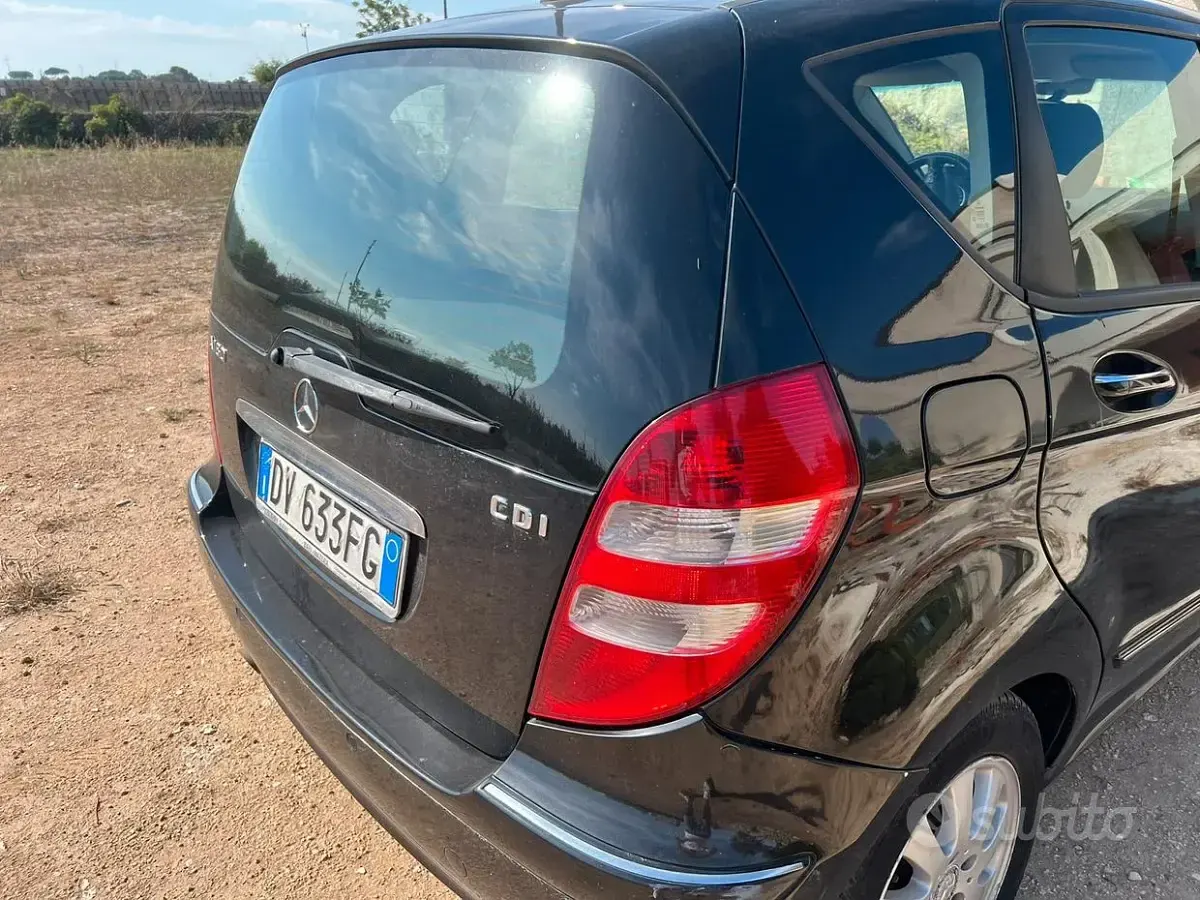Usata Mercedes A180 109 CV (80 kW) 2009 Nero Berlina