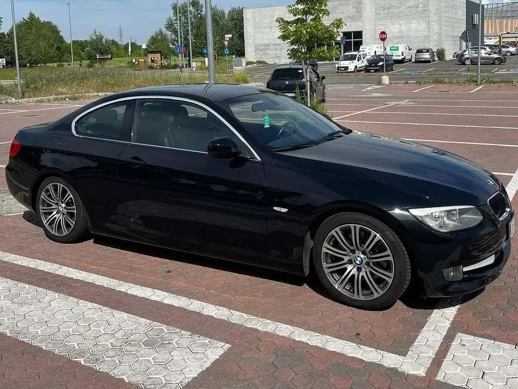 Usata BMW 320 M Sport 184 CV (135 kW) 2011 Nero Coupé