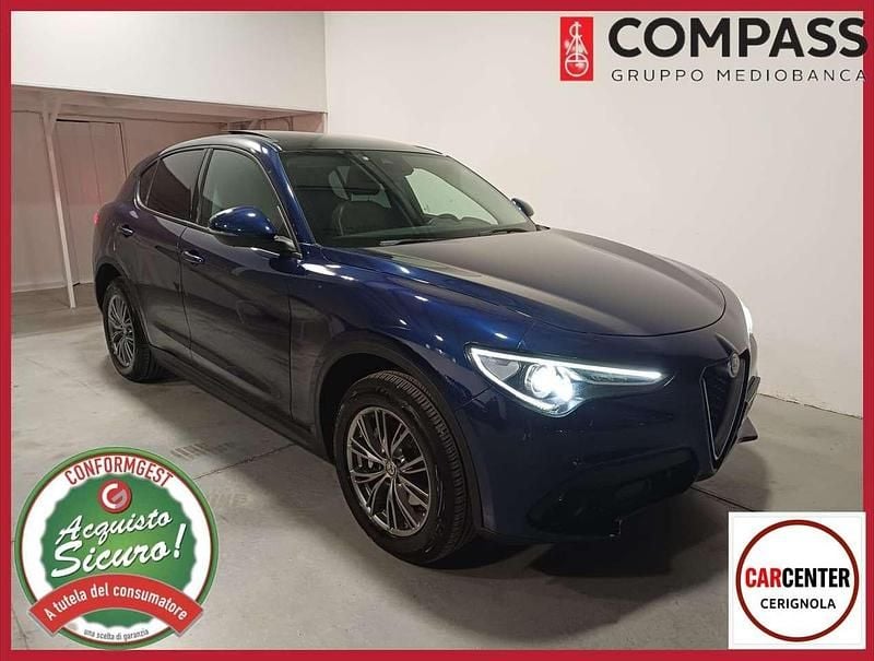Blu Usata 2017 Alfa Romeo Stelvio SUV | 17.490 € (Buon prezzo) - Immagine 1/4