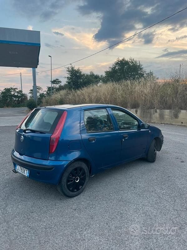 Usata Fiat Punto 80 CV (58 kW) 2003 Blu Utilitaria